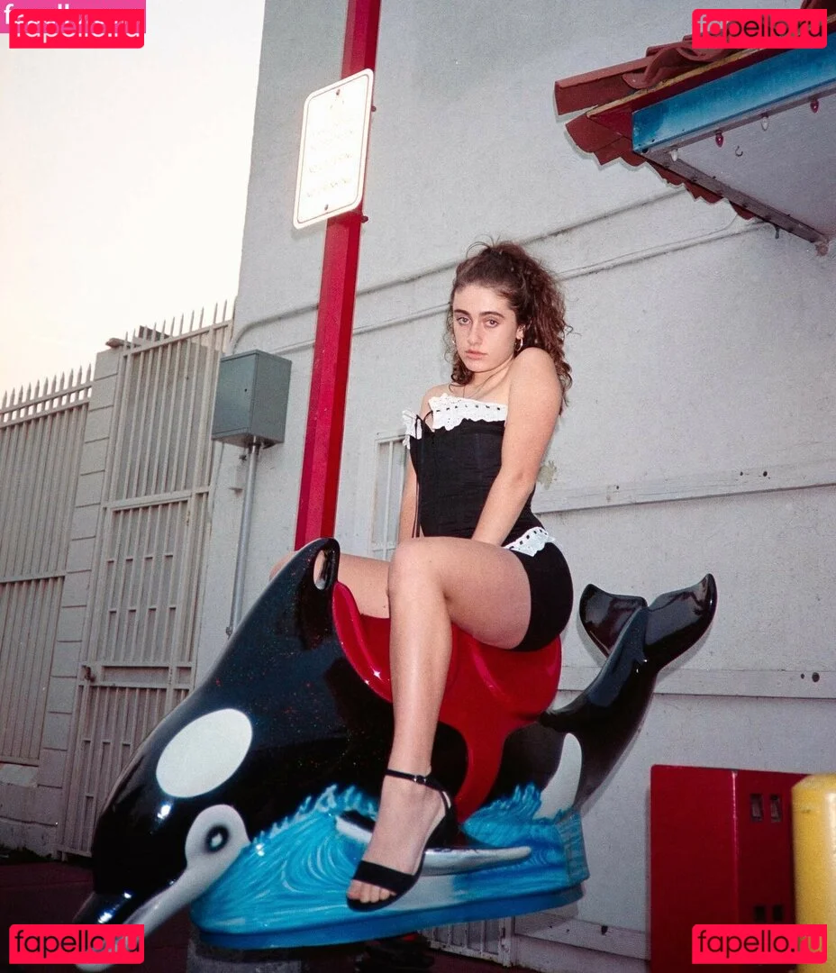 Rachel Anne Sennott Onlyfans Photo Gallery 