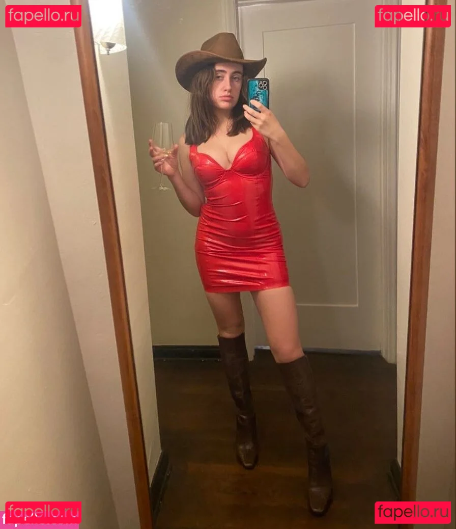 Rachel Anne Sennott Onlyfans Photo Gallery 