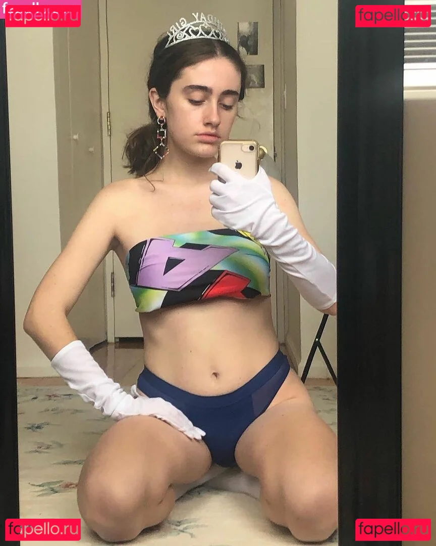 Rachel Anne Sennott Onlyfans Photo Gallery 