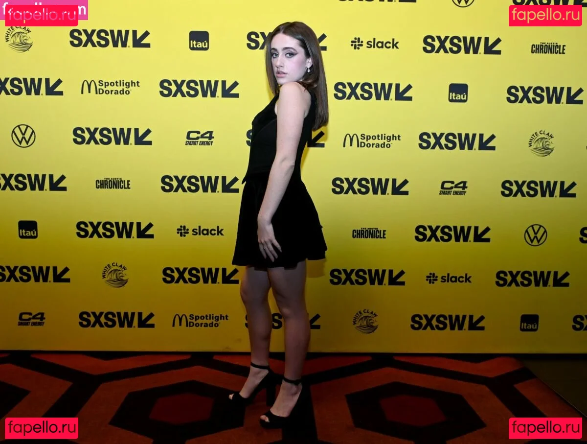 Rachel Anne Sennott Onlyfans Photo Gallery 