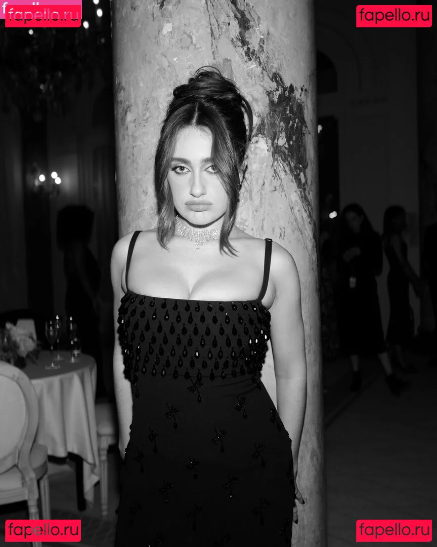 Rachel Anne Sennott Onlyfans Photo Gallery 