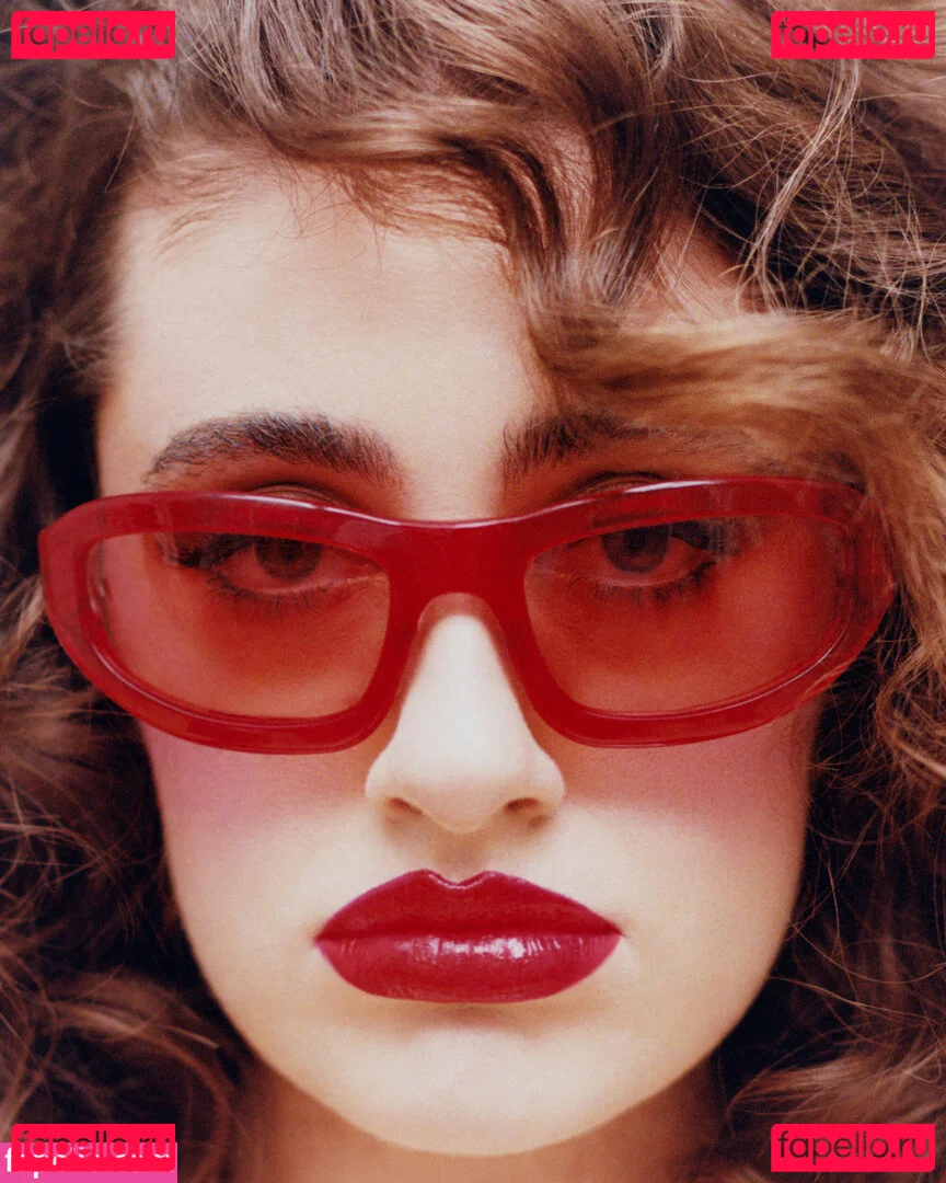 Rachel Anne Sennott Onlyfans Photo Gallery 