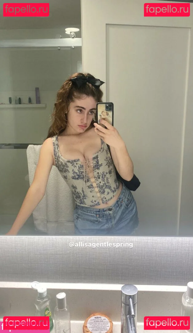 Rachel Anne Sennott Onlyfans Photo Gallery 