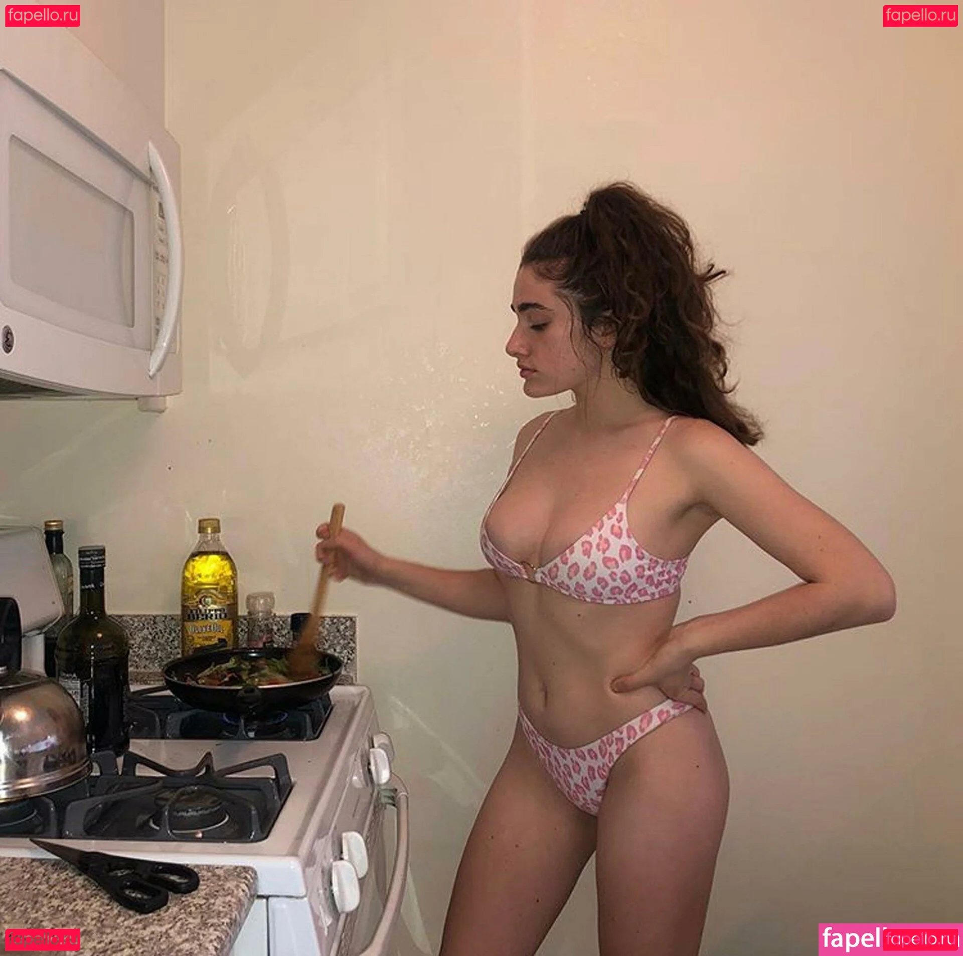 Rachel Anne Sennott Onlyfans Photo Gallery 