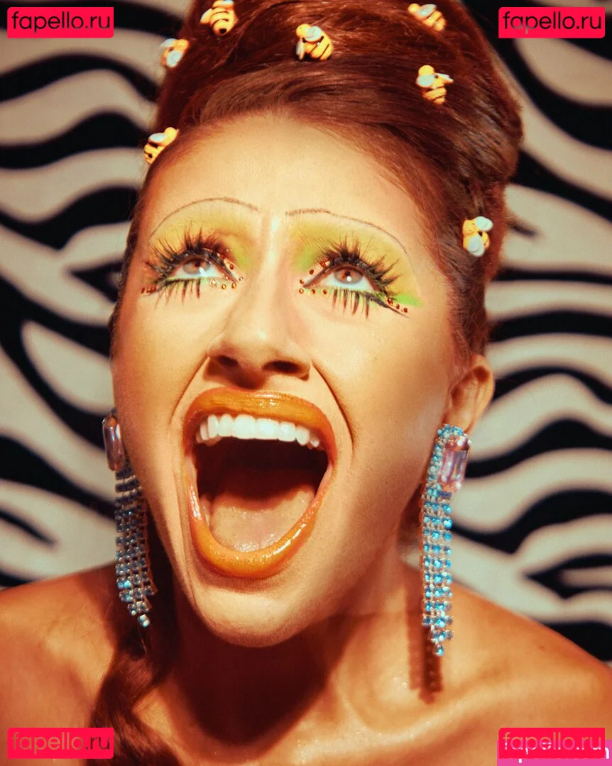 Rachel Anne Sennott Onlyfans Photo Gallery 