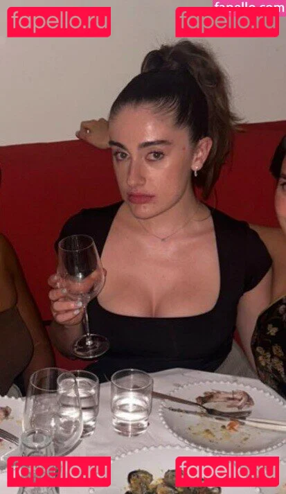 Rachel Anne Sennott Onlyfans Photo Gallery 