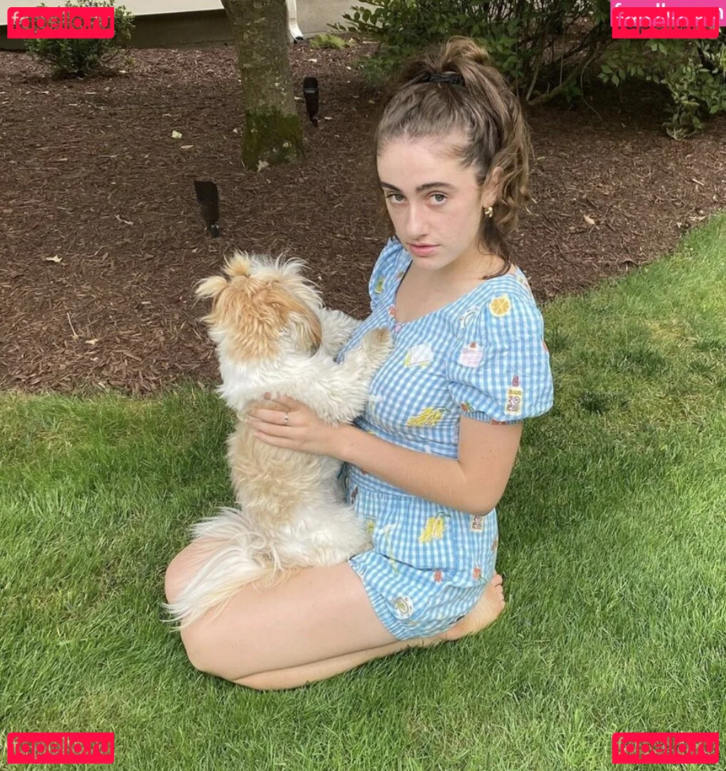 Rachel Anne Sennott Onlyfans Photo Gallery 