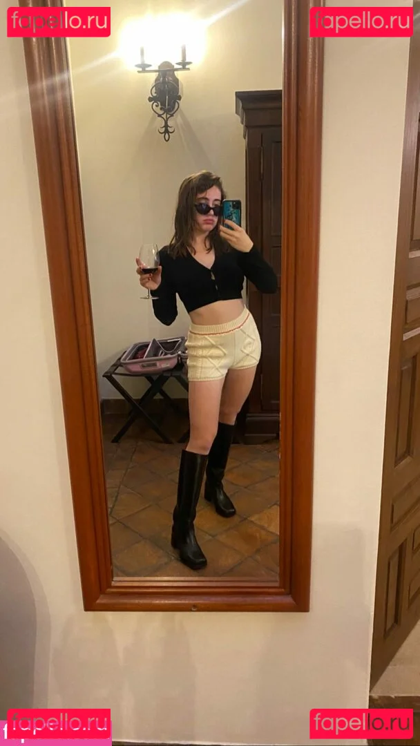 Rachel Anne Sennott Onlyfans Photo Gallery 