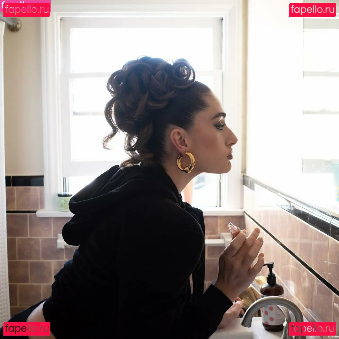 Rachel Anne Sennott Onlyfans Photo Gallery 