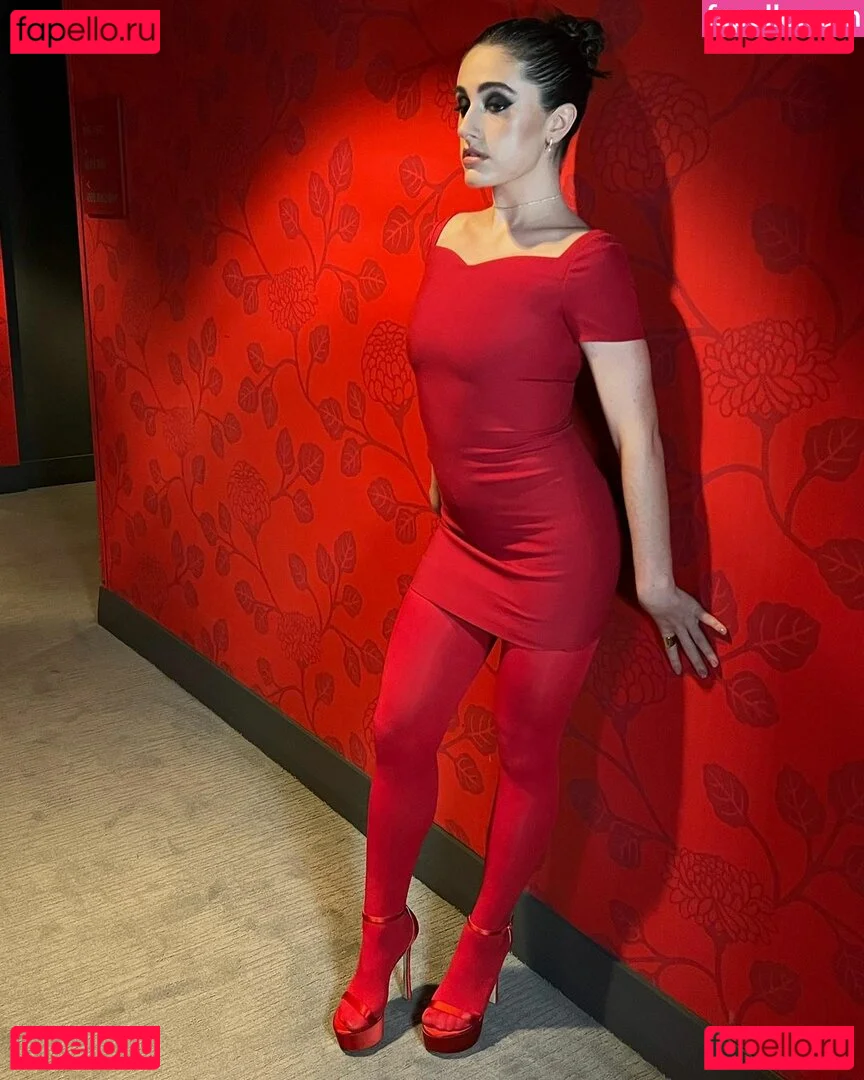 Rachel Anne Sennott Onlyfans Photo Gallery 