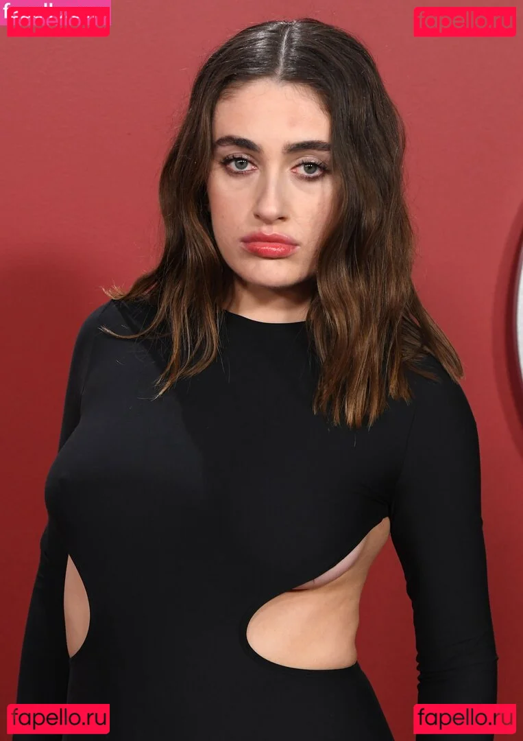 Rachel Anne Sennott Onlyfans Photo Gallery 