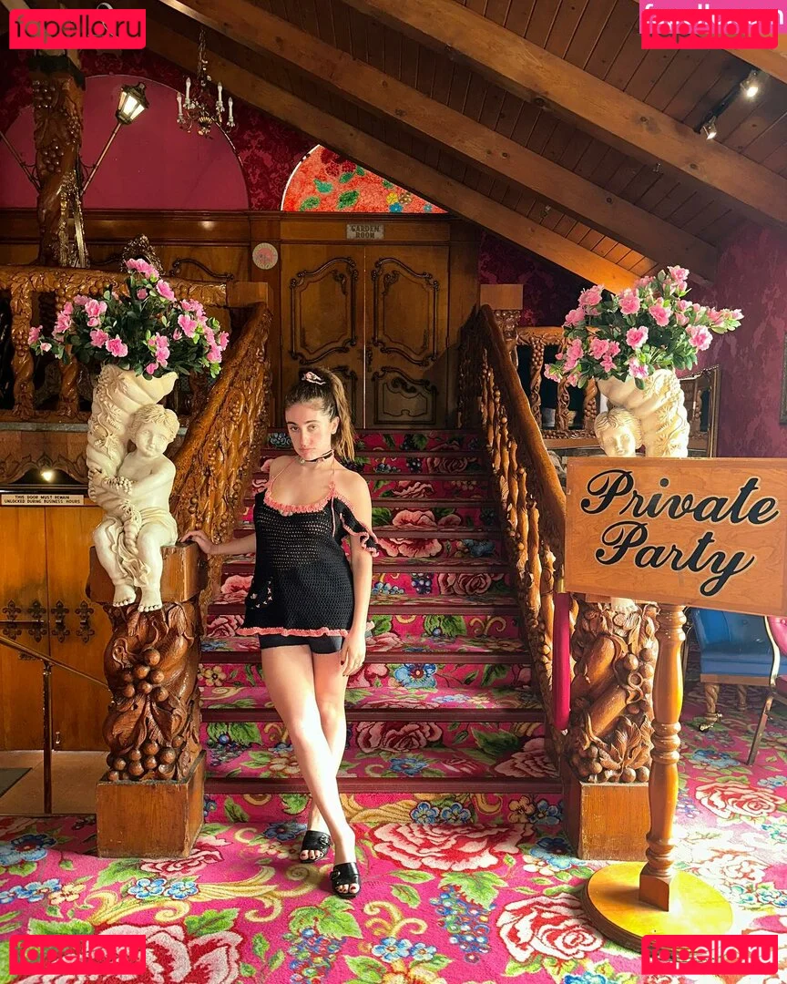 Rachel Anne Sennott Onlyfans Photo Gallery 