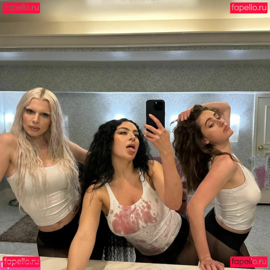 Rachel Anne Sennott Onlyfans Photo Gallery 