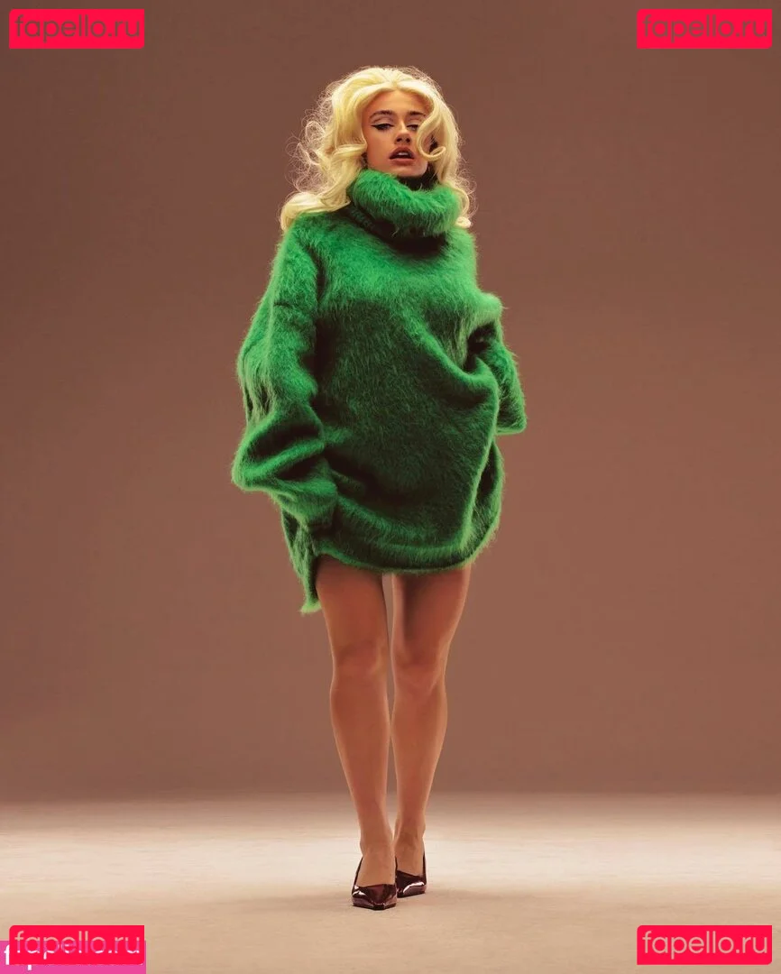 Rachel Anne Sennott Onlyfans Photo Gallery 