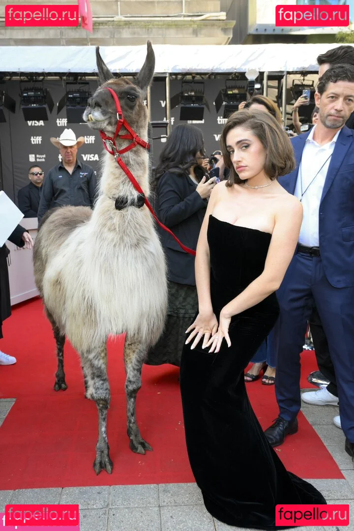 Rachel Anne Sennott Onlyfans Photo Gallery 