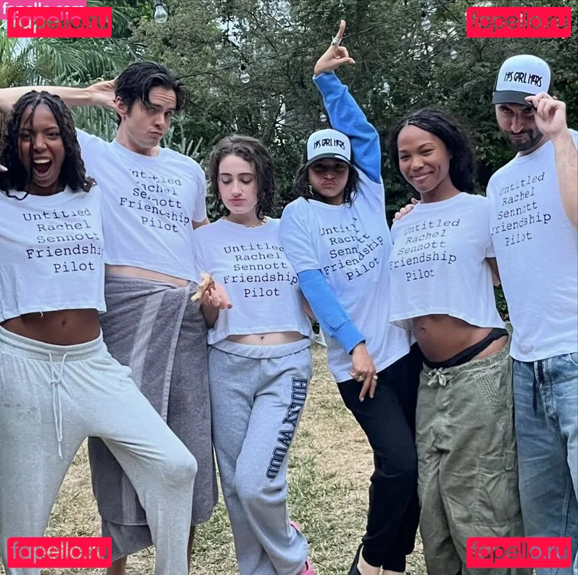 Rachel Anne Sennott Onlyfans Photo Gallery 