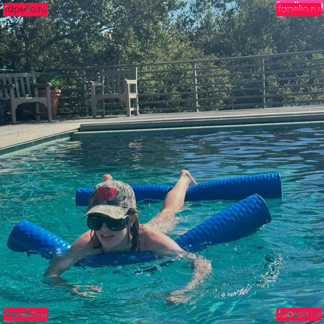 Rachel Anne Sennott Onlyfans Photo Gallery 