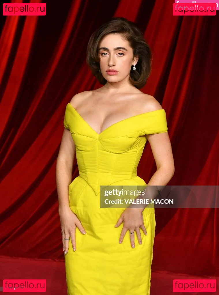 Rachel Anne Sennott Onlyfans Photo Gallery 