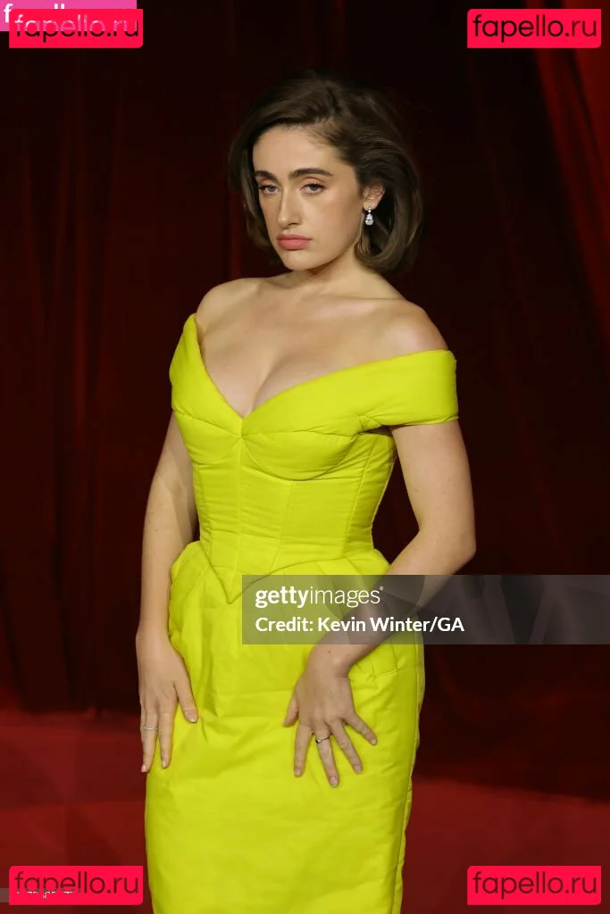 Rachel Anne Sennott Onlyfans Photo Gallery 