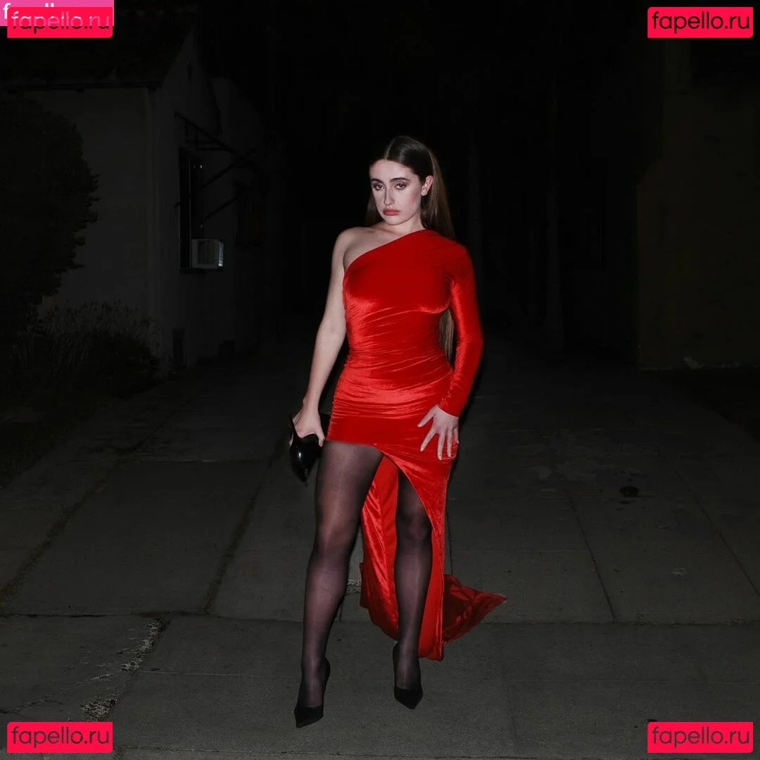 Rachel Anne Sennott Onlyfans Photo Gallery 