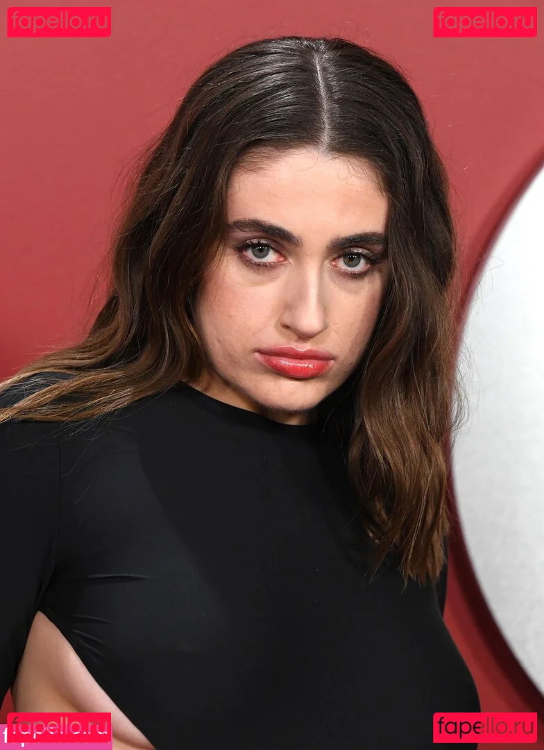 Rachel Anne Sennott Onlyfans Photo Gallery 