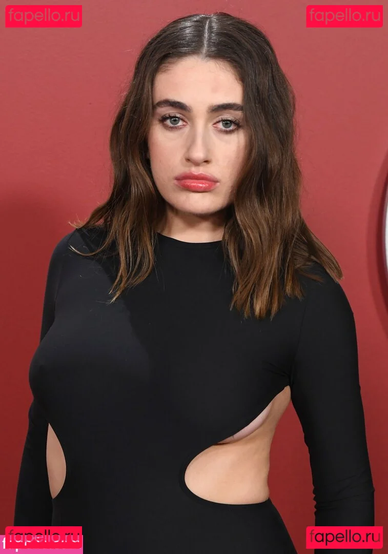 Rachel Anne Sennott Onlyfans Photo Gallery 