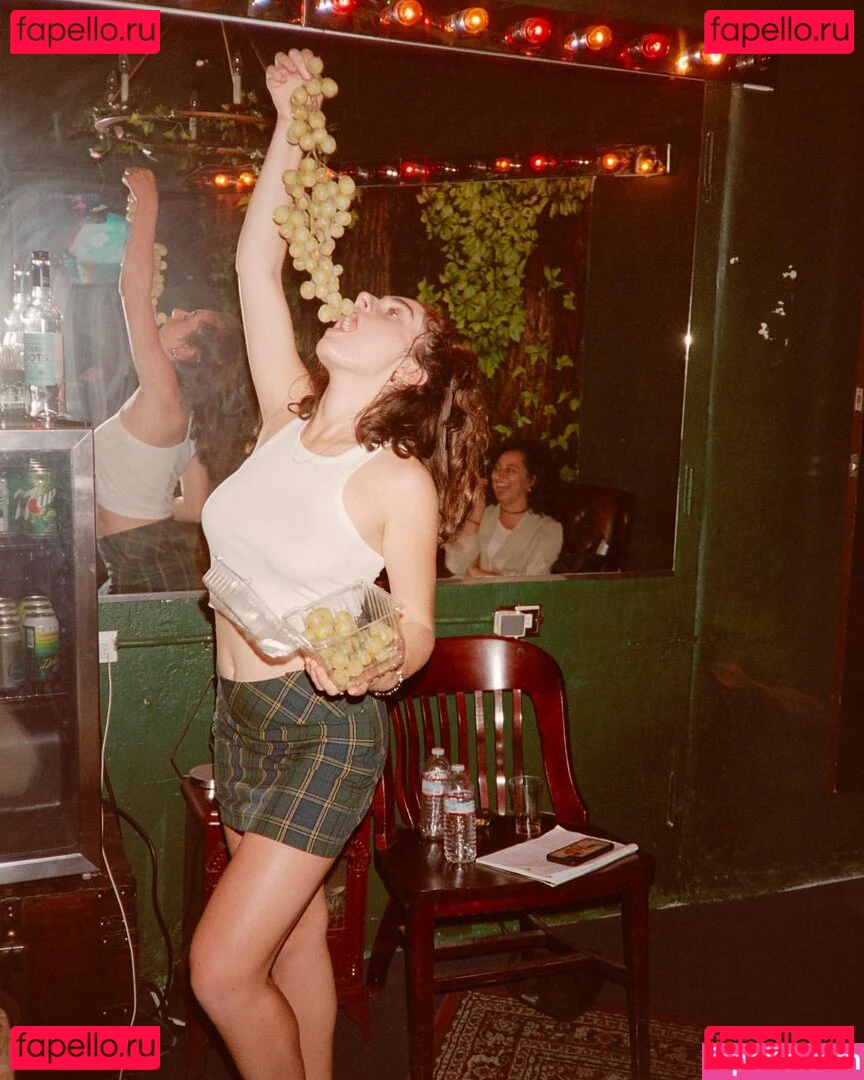 Rachel Anne Sennott Onlyfans Photo Gallery 