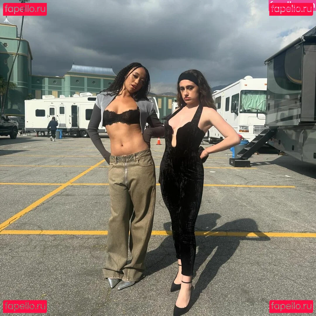 Rachel Anne Sennott Onlyfans Photo Gallery 