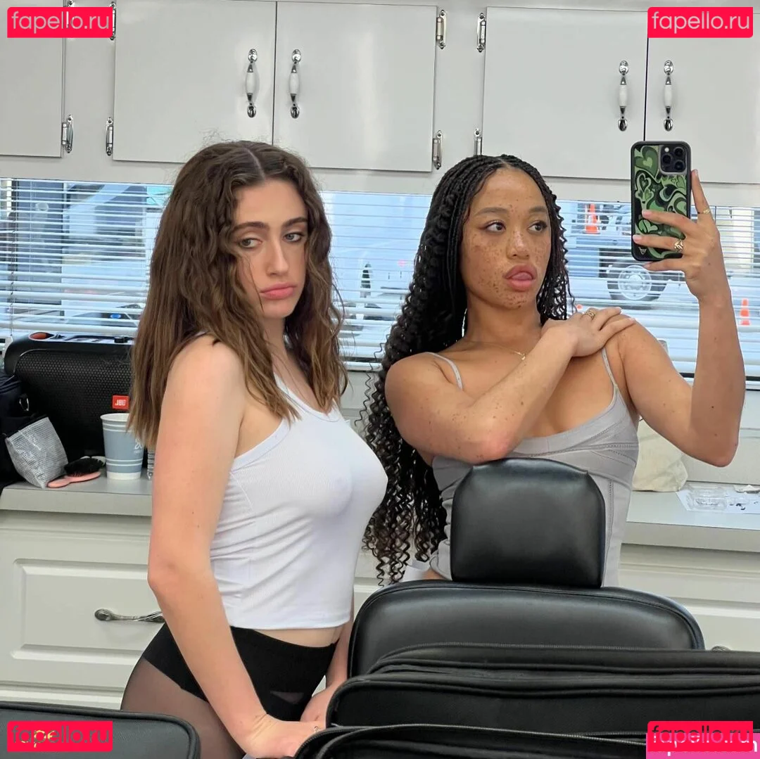 Rachel Anne Sennott Onlyfans Photo Gallery 