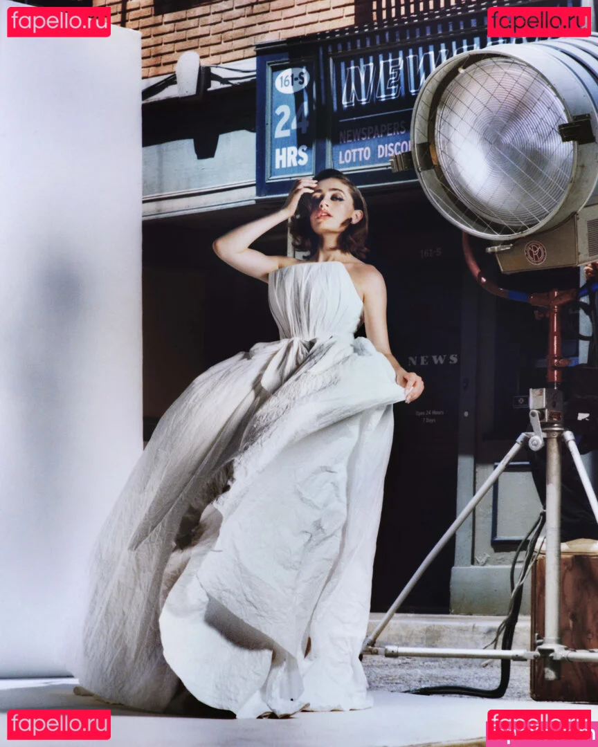 Rachel Anne Sennott Onlyfans Photo Gallery 