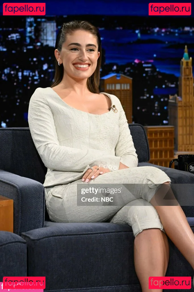 Rachel Anne Sennott Onlyfans Photo Gallery 