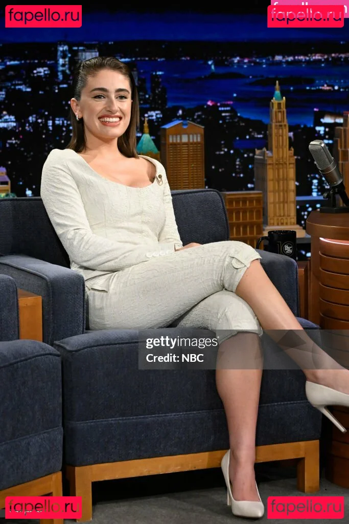 Rachel Anne Sennott Onlyfans Photo Gallery 