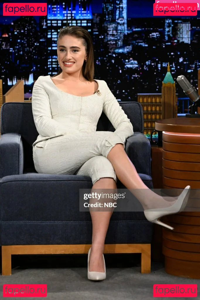 Rachel Anne Sennott Onlyfans Photo Gallery 