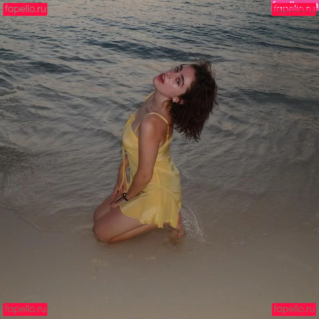 Rachel Anne Sennott Onlyfans Photo Gallery 