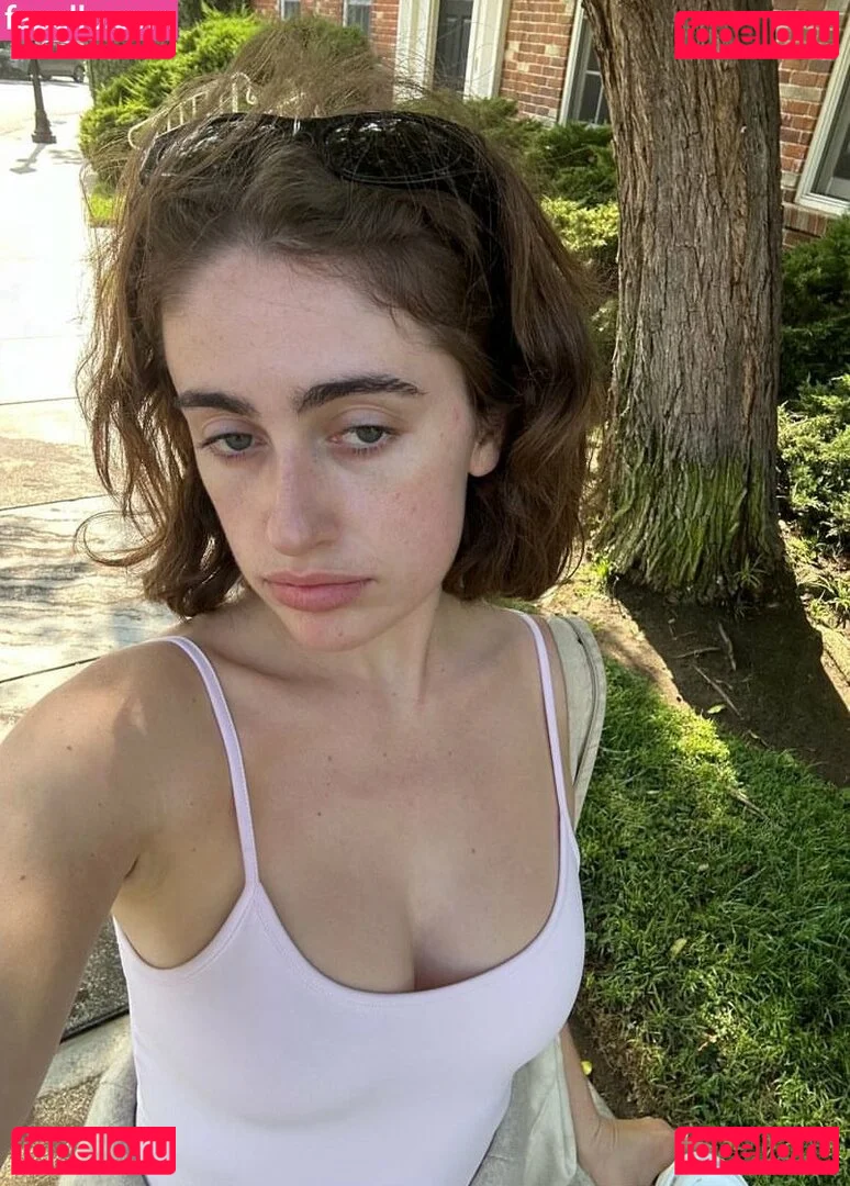 Rachel Anne Sennott Onlyfans Photo Gallery 