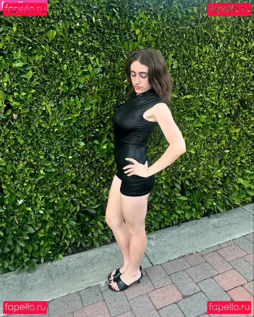 Rachel Anne Sennott Onlyfans Photo Gallery 