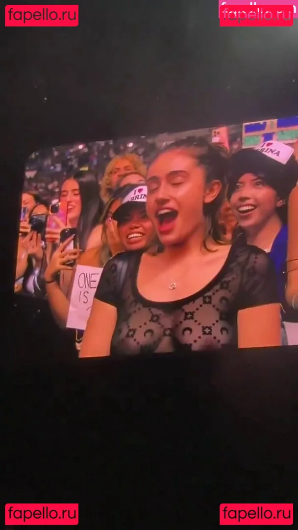 Rachel Anne Sennott Onlyfans Photo Gallery 