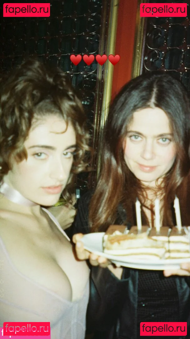 Rachel Anne Sennott Onlyfans Photo Gallery 