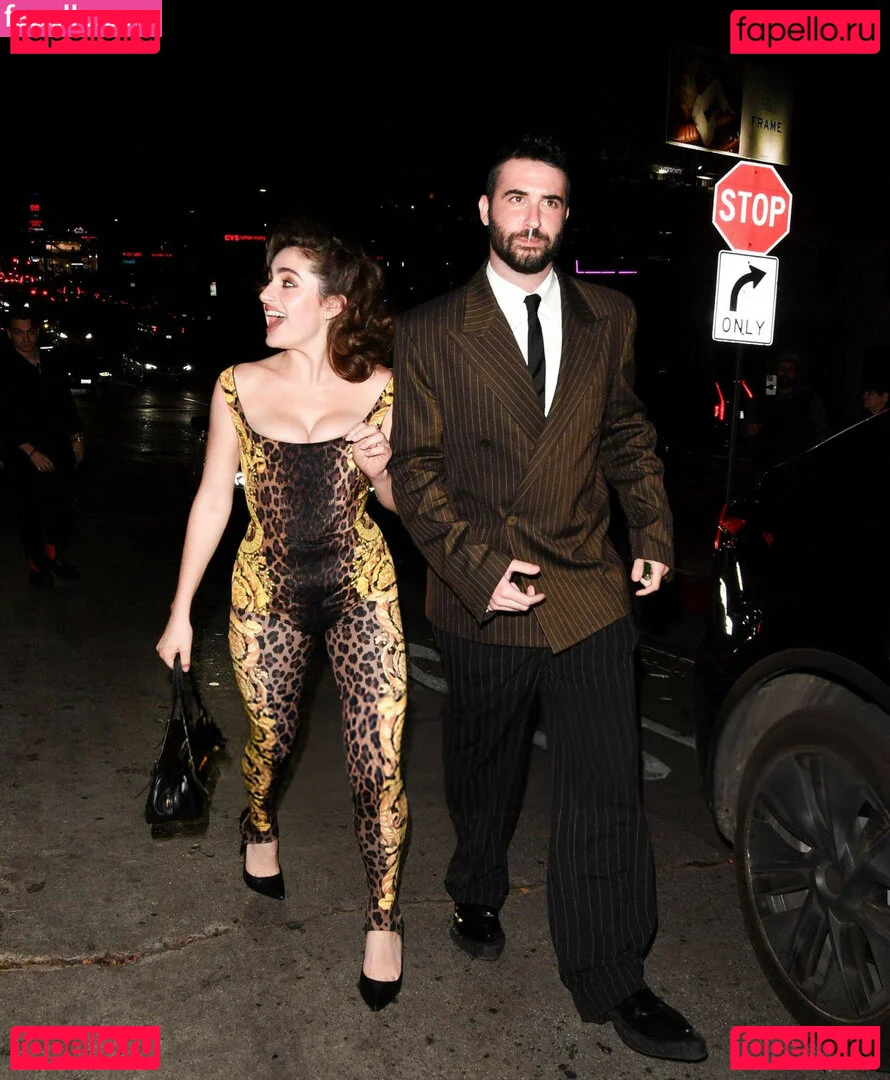 Rachel Anne Sennott Onlyfans Photo Gallery 