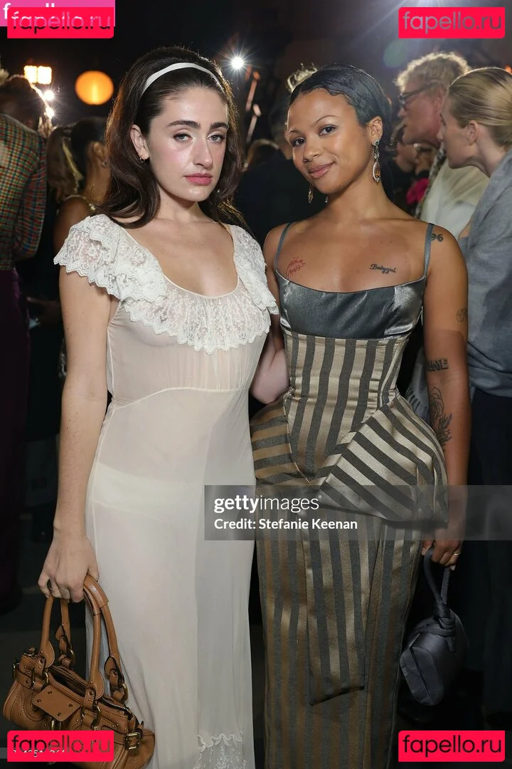 Rachel Anne Sennott Onlyfans Photo Gallery 