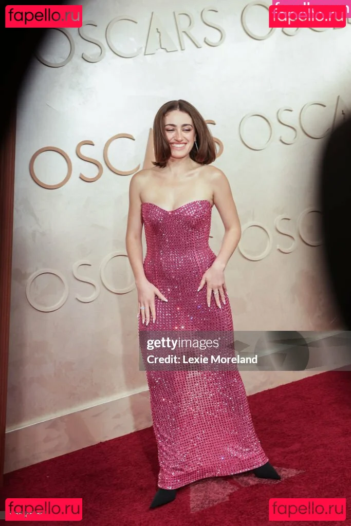 Rachel Anne Sennott Onlyfans Photo Gallery 