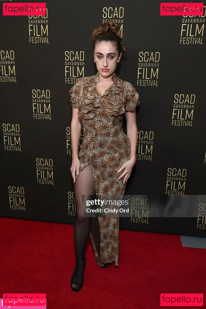 Rachel Anne Sennott Onlyfans Photo Gallery 