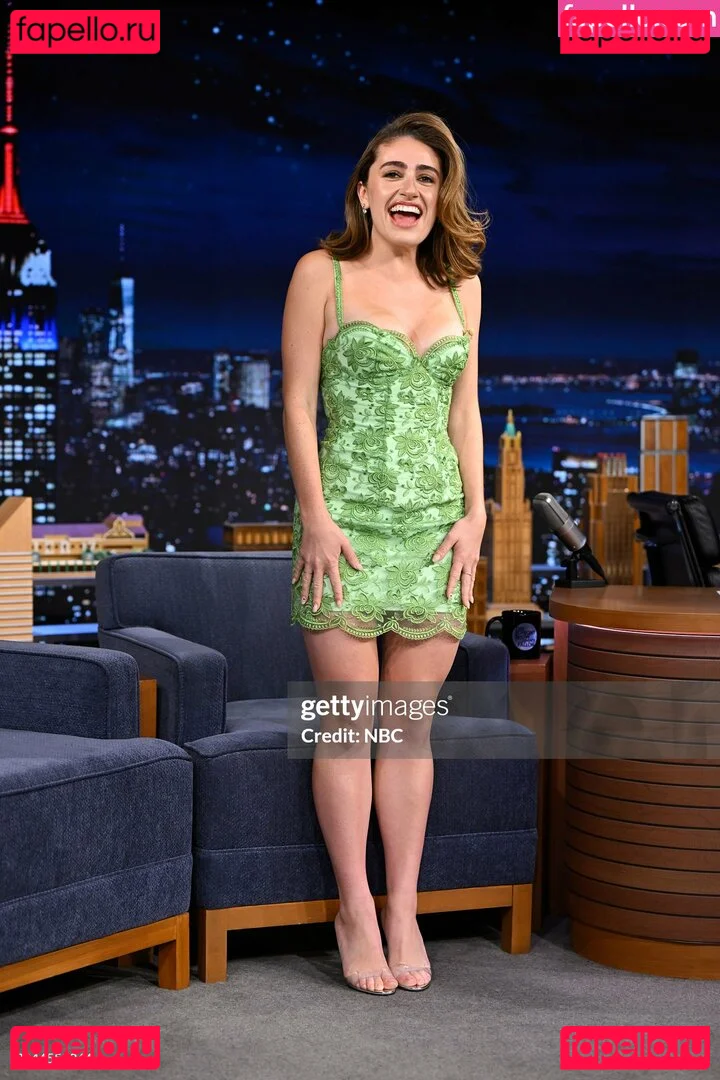 Rachel Anne Sennott Onlyfans Photo Gallery 