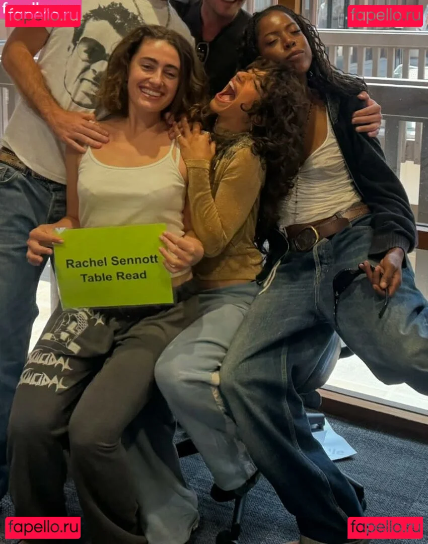 Rachel Anne Sennott Onlyfans Photo Gallery 