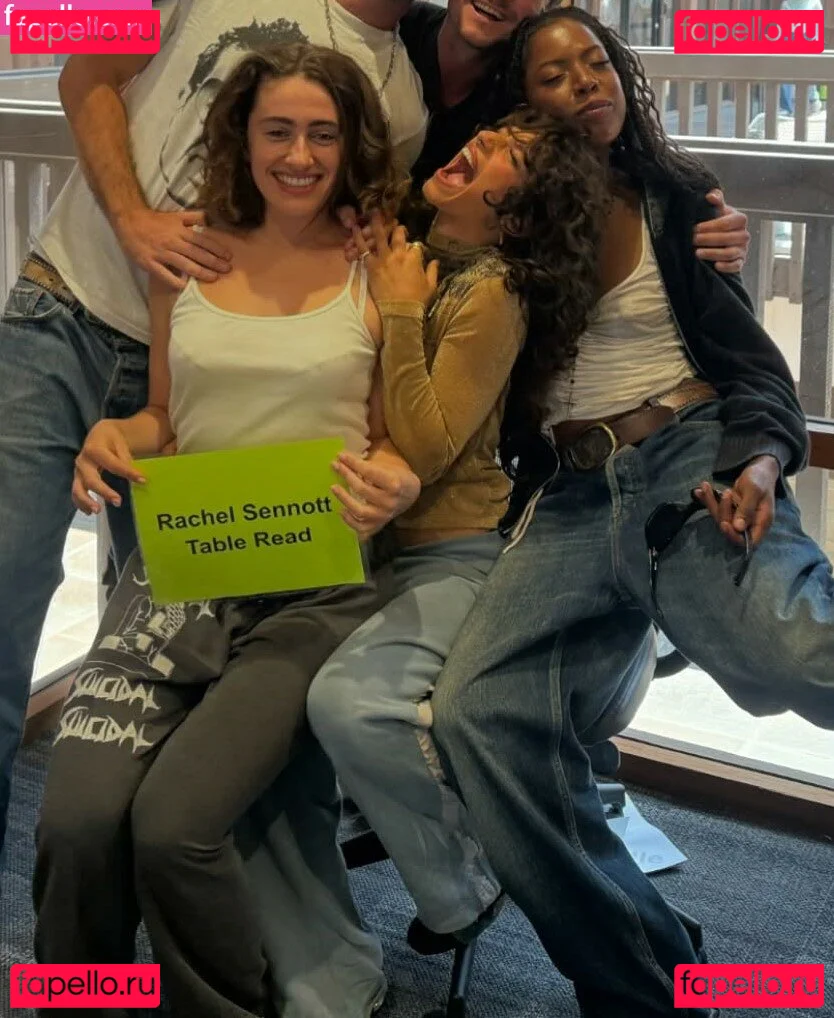 Rachel Anne Sennott Onlyfans Photo Gallery 