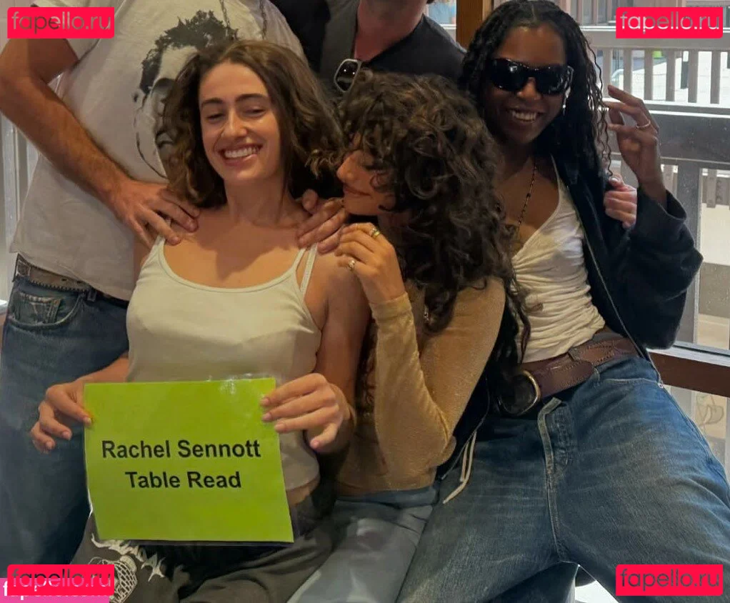 Rachel Anne Sennott Onlyfans Photo Gallery 