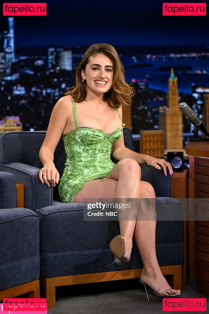 Rachel Anne Sennott Onlyfans Photo Gallery 