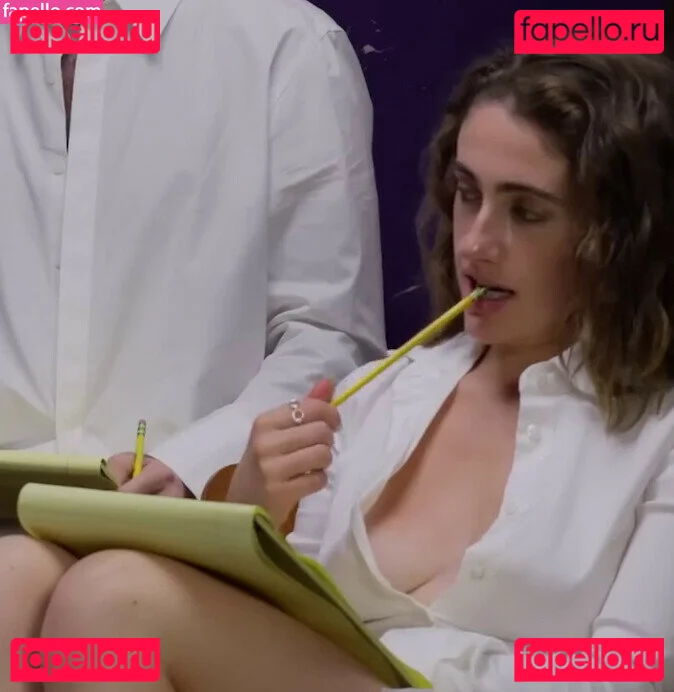 Rachel Anne Sennott Onlyfans Photo Gallery 