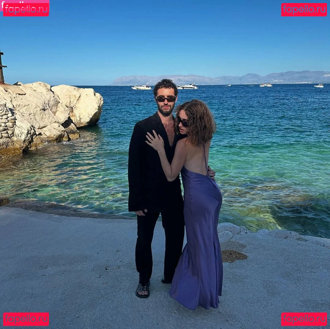 Rachel Anne Sennott Onlyfans Photo Gallery 