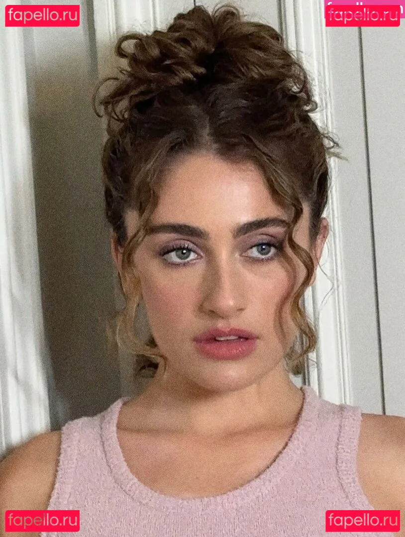 Rachel Anne Sennott Onlyfans Photo Gallery 